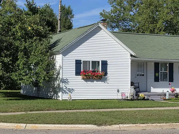301 Madsen St, Grayling, MI 49738