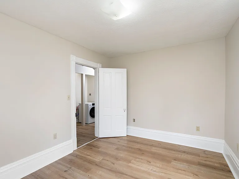 409 S Linden Ave #B — Photo 9