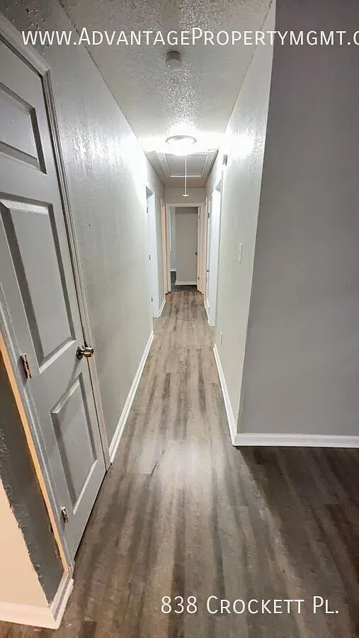 Spacious 4 bedroom 2 bath home - Open To Section 8 — Photo 2