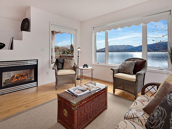 4th image of 3147 E Lake Sammamish Shore Ln SE