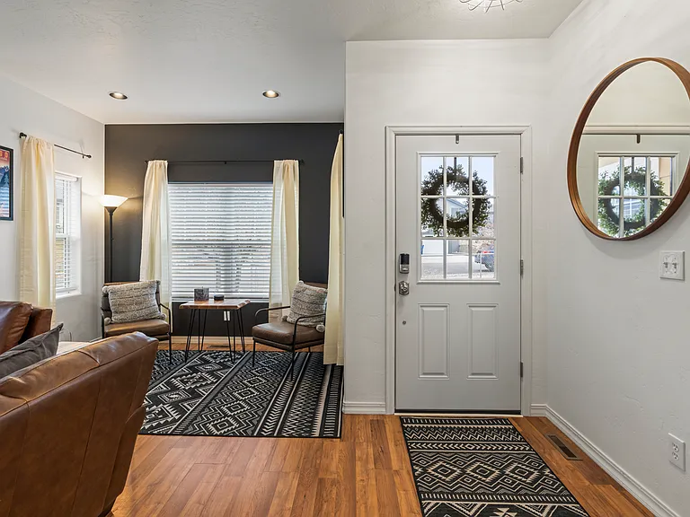 1710 N Taylor Cir — Photo 28