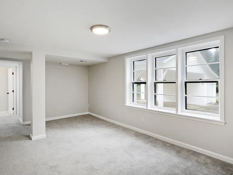 607 Densley Dr — Photo 13