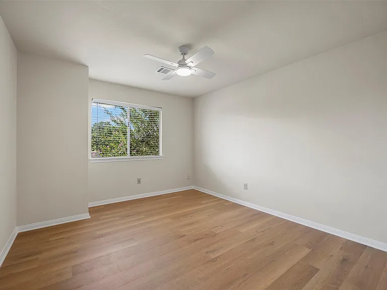 4922 Moss Run Dr — Photo 27