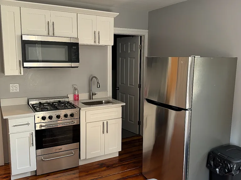 2 Howard St #2 — Photo 1