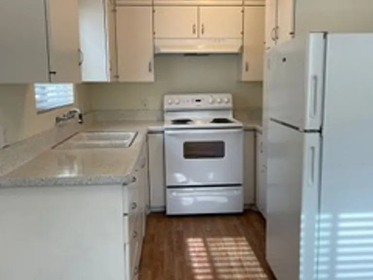 4286 3rd Ave — Photo 3