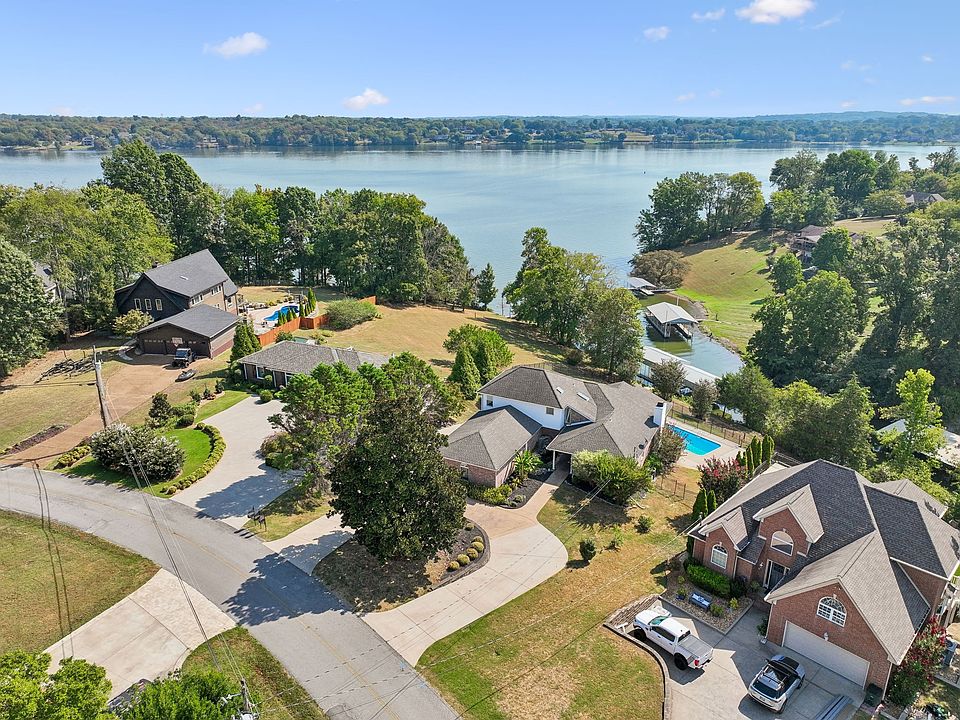 1st image of 339 Lakeview Cir