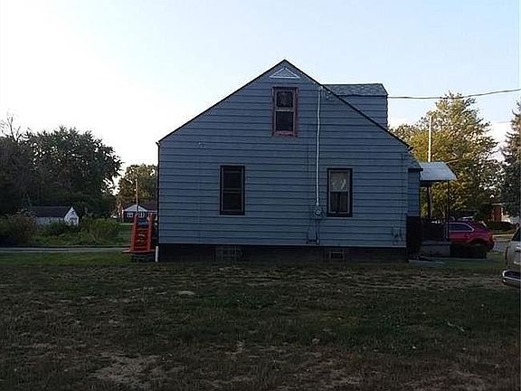 3rd image of 588 12th St