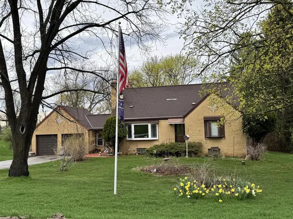 16730 Hillsdale DRIVE, Brookfield, WI 53005