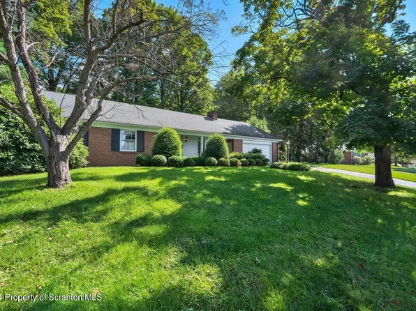 112 Gentilly Dr, Clarks Summit, PA 18411