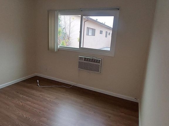 5th image of 920 N Curson Ave APT 9