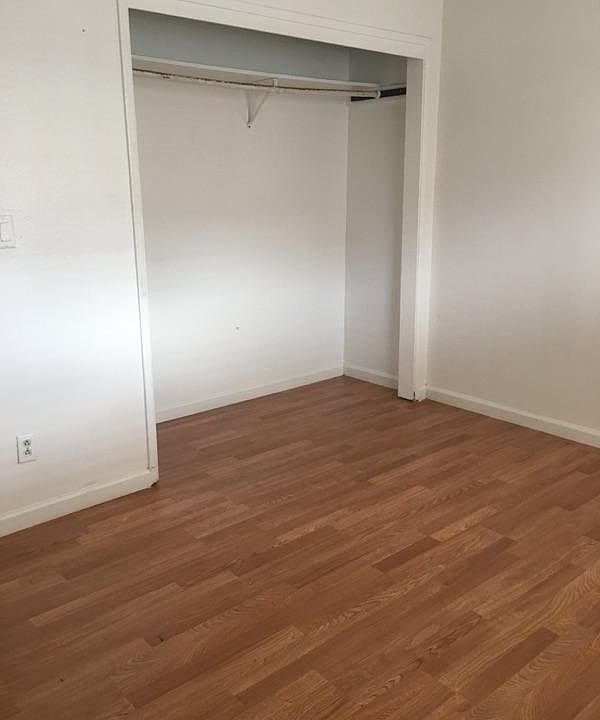 2nd image of 1976 Edwards Ave APT 4