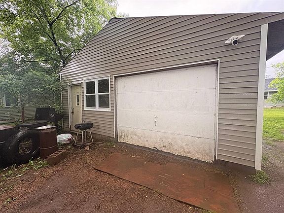 2nd image of 1002 Cora Avenue