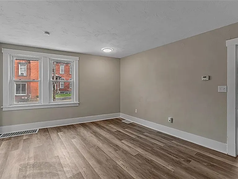 5243 Keystone St — Photo 4