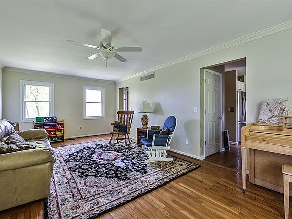 3rd image of 9002 Mimosa Ln