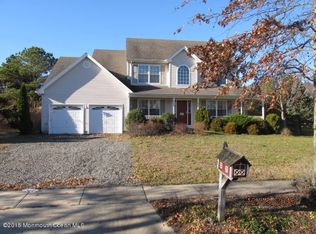 21 Pond Hollow Ln, Manahawkin, NJ 08050