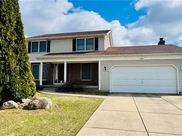 204 Holiday Ln, Hamburg, NY 14075