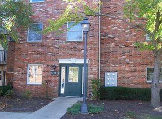 4302 W Shamrock Ln APT 2G, McHenry, IL 60050