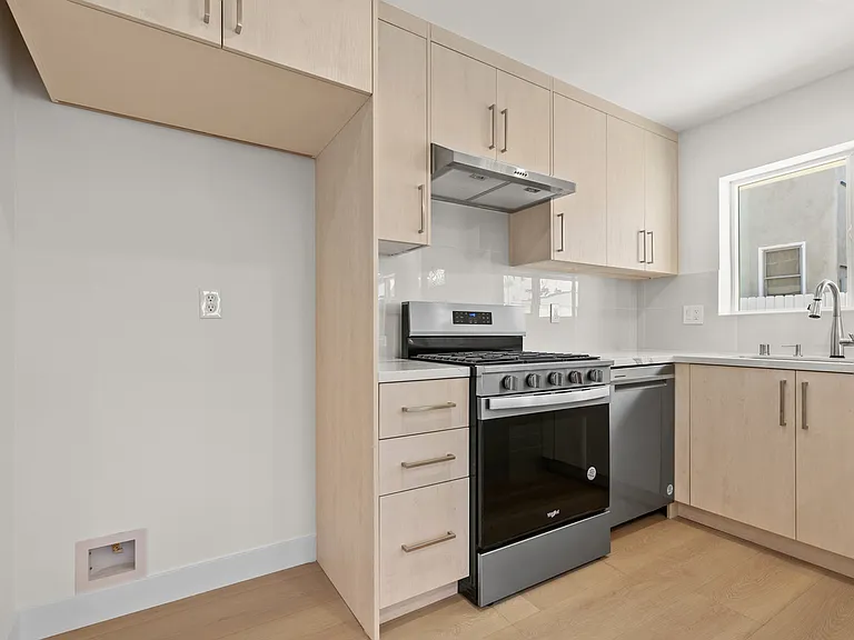 1133 N Maryland Ave #B — Photo 6