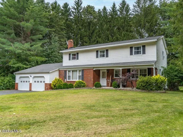 29 Pinehurst Drive, Clifton Park, NY 12065
