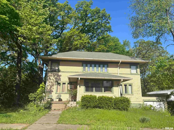 216 N Normal St, Macomb, IL 61455