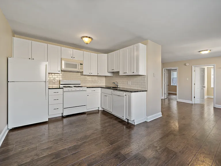 443 Fairmount Ave #C — Photo 2