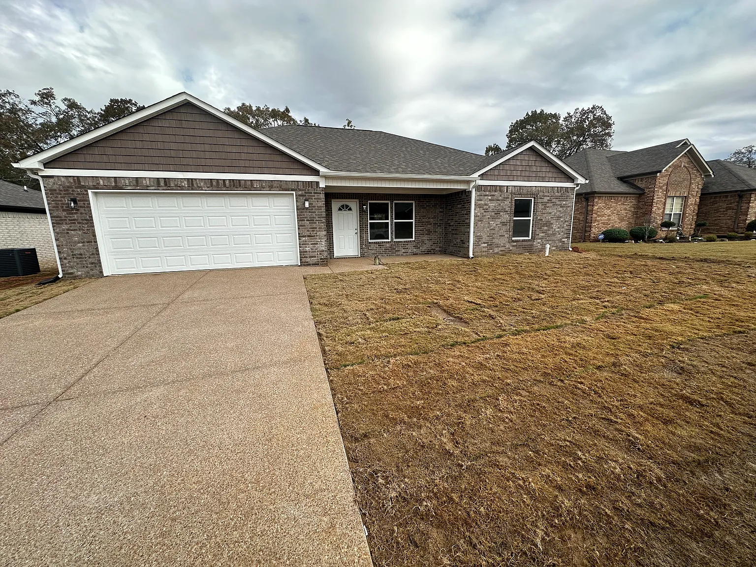 65 Hamlett Cv — Photo 1