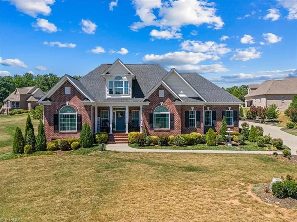 2125 Walnut Crossing Run, Yadkinville, NC 27055