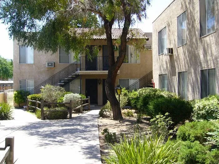 Building Photo - 206 Roanoke Rd