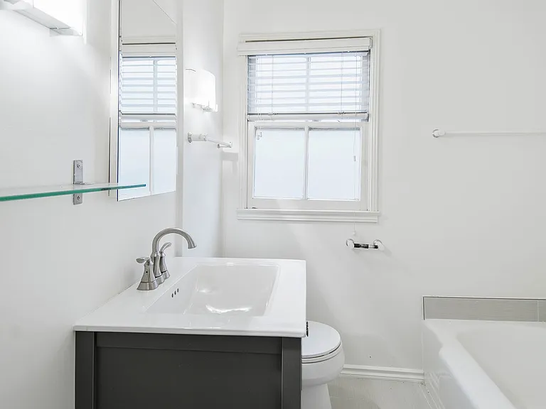 8563-8569 Holloway Dr — Photo 10