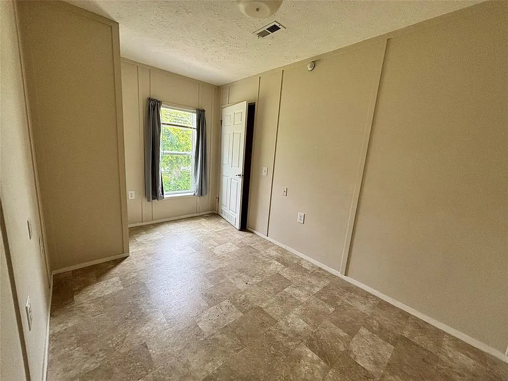 3 bed, 2.0 bath, 800 sqft, $795 — Photo 4