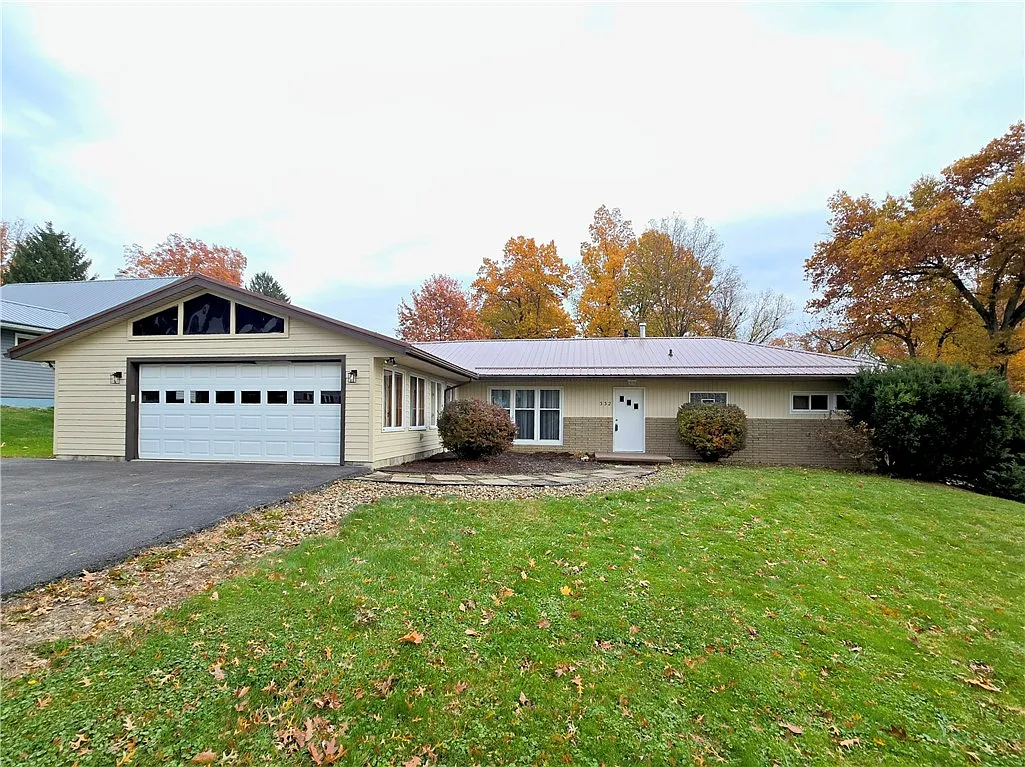 332 Frazier Dr photo 1