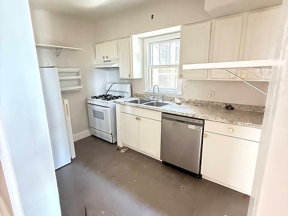 4th image of 4018 Coliseum St