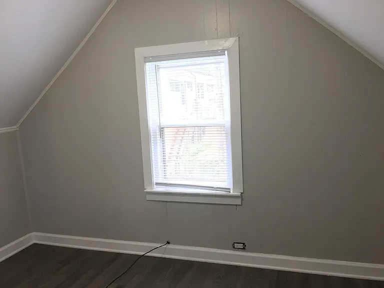 14643 Millard Ave — Photo 8