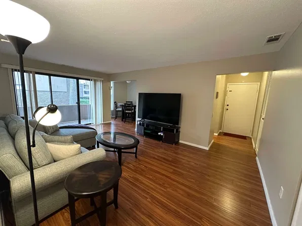 20 Shrewsbury Green Dr Unit G, Shrewsbury, MA 01545