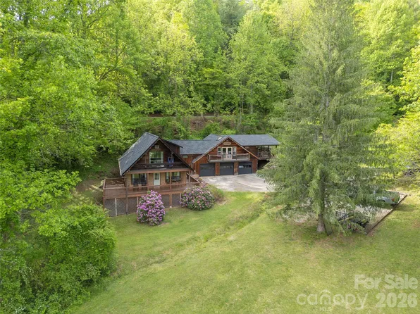 919 N Country Club Dr, Cullowhee, NC 28723