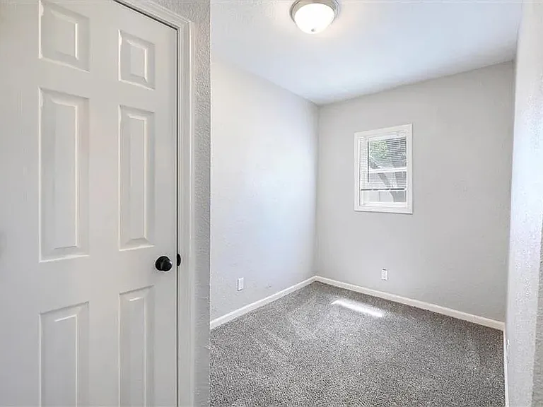 619 Kiowa St — Photo 6