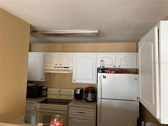 3rd image of 4728 Walden Cir #36