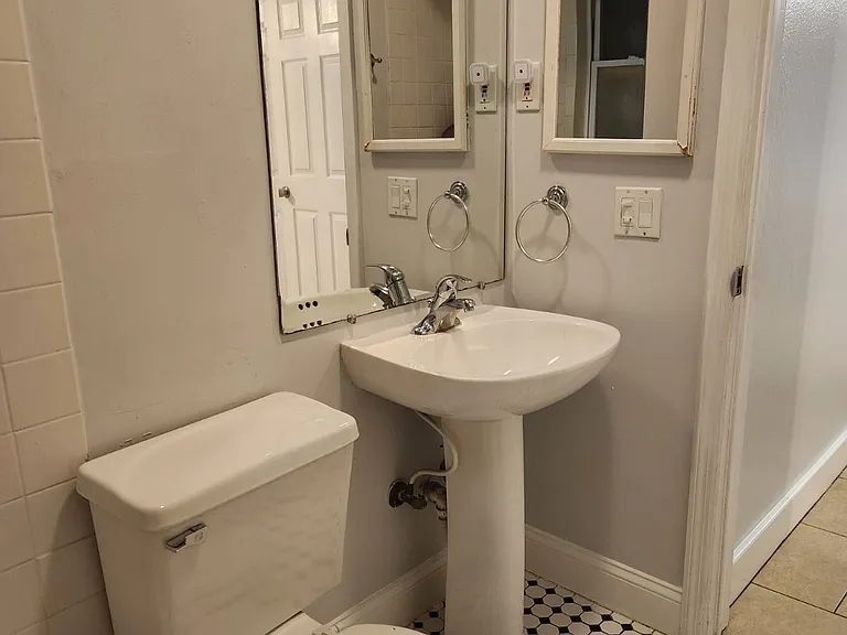 9354 Temple Ave — Photo 7