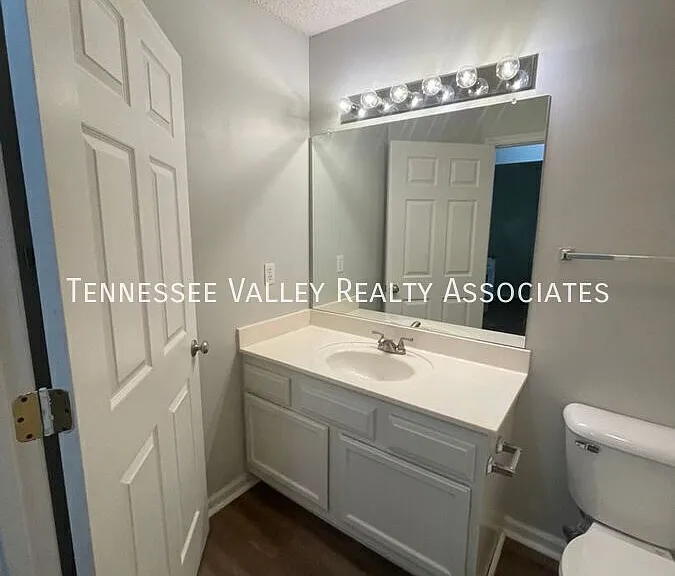 1513 Spelling Way — Photo 23
