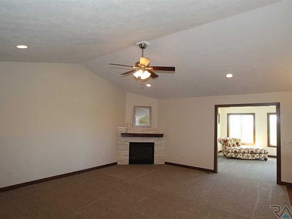 2nd image of 5441 S Salvation Pl