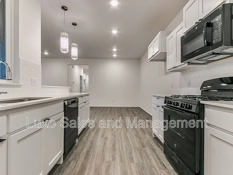 8012 NW 110th Dr — Photo 9