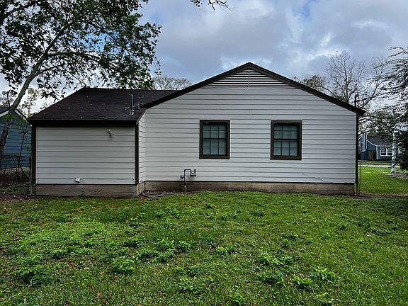 4th image of 724 Kyle St