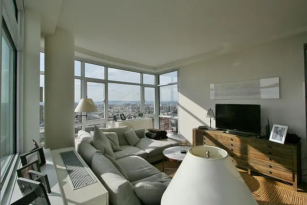 Rented by Corcoran | media 23