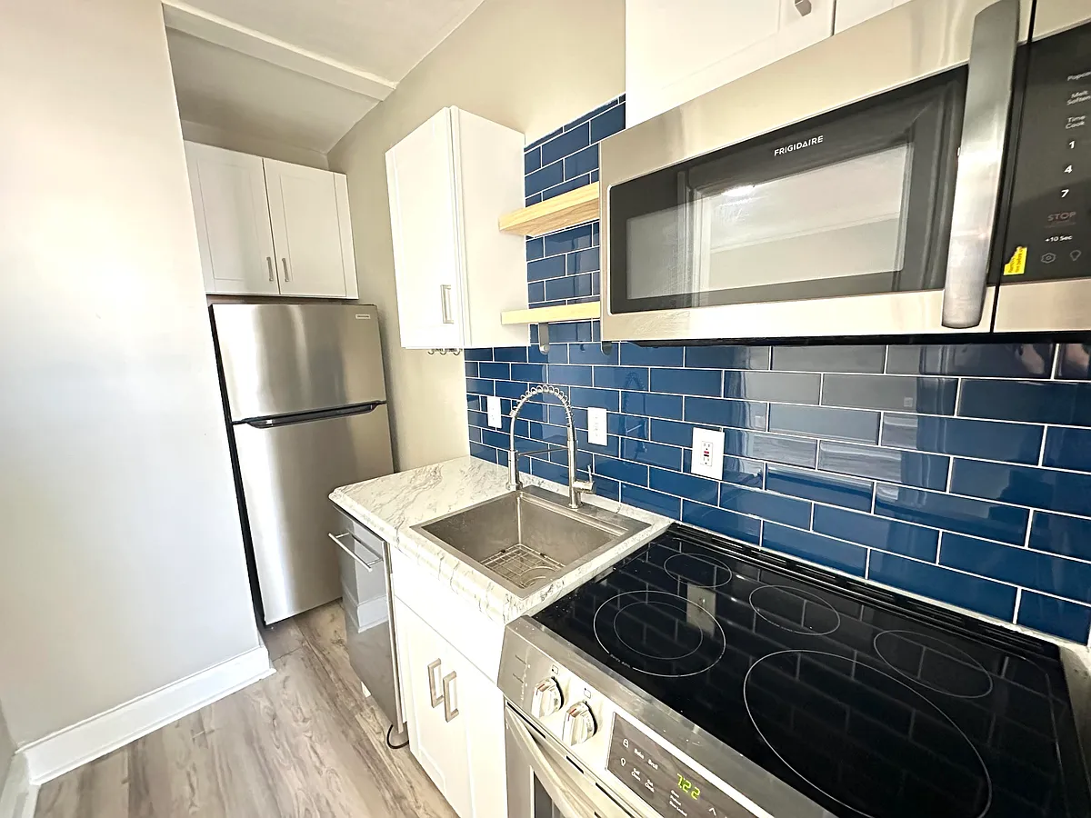Building Photo - 4400 Gaston Ave #6