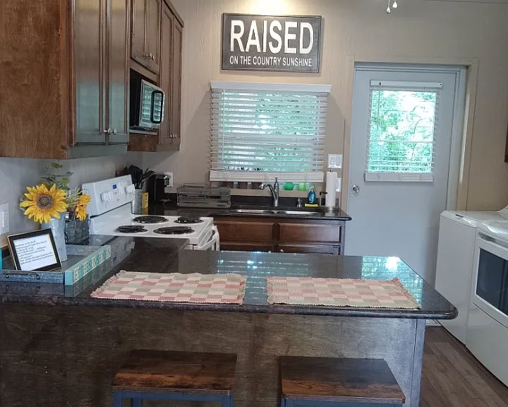 333 S River Rd — Photo 2