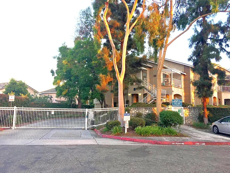 2410 N Towne Ave #3 — Photo 22