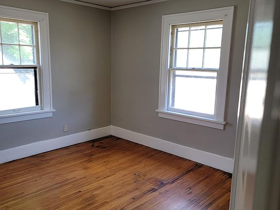 3rd image of 510 E Archer Ave