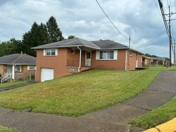 120 Braxton Rd, Weirton, WV 26062
