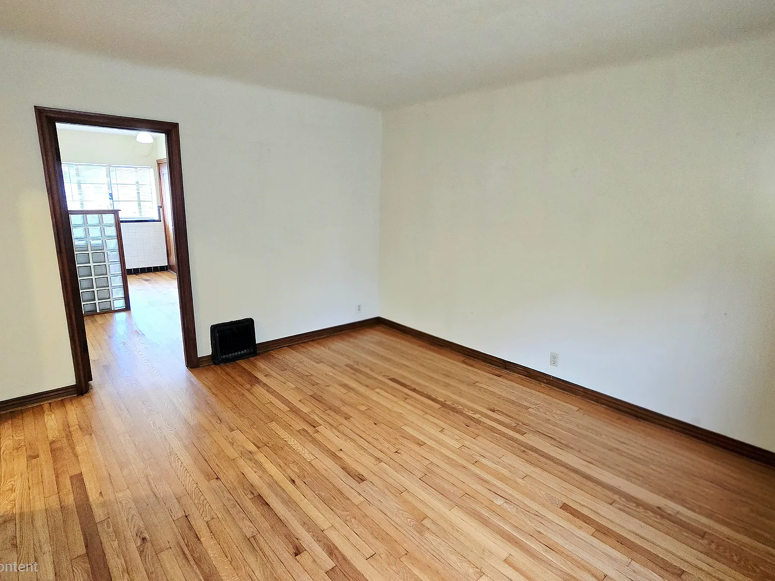 4986 Oleatha Avenue — Photo 4
