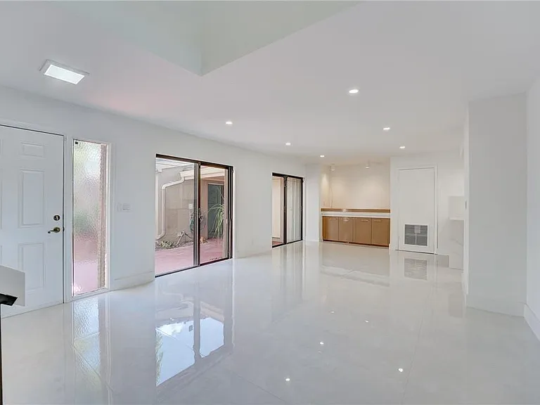 103 Saint Andrews Rd — Photo 17